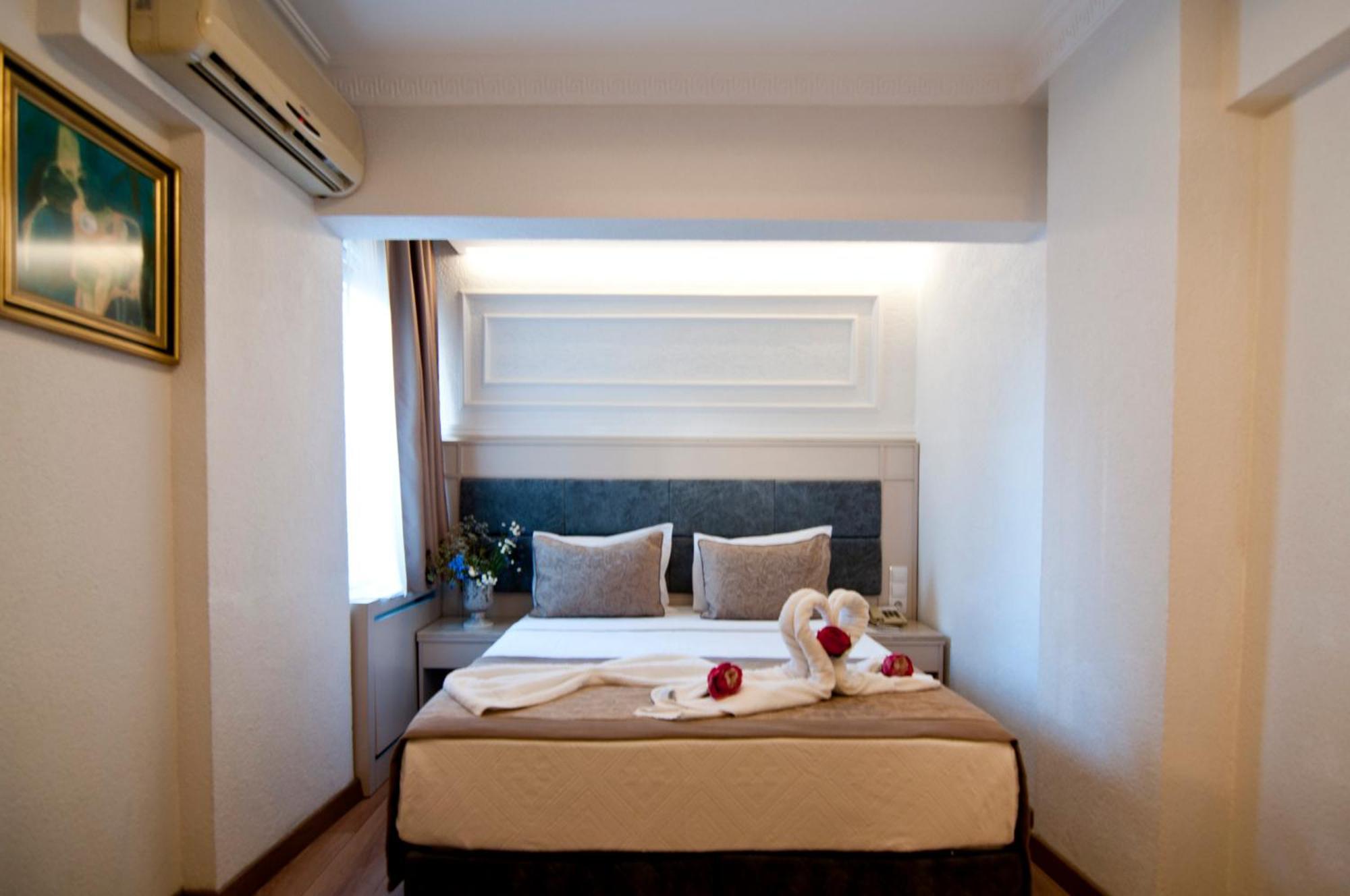 Royce Hotel Istanbul Exterior photo